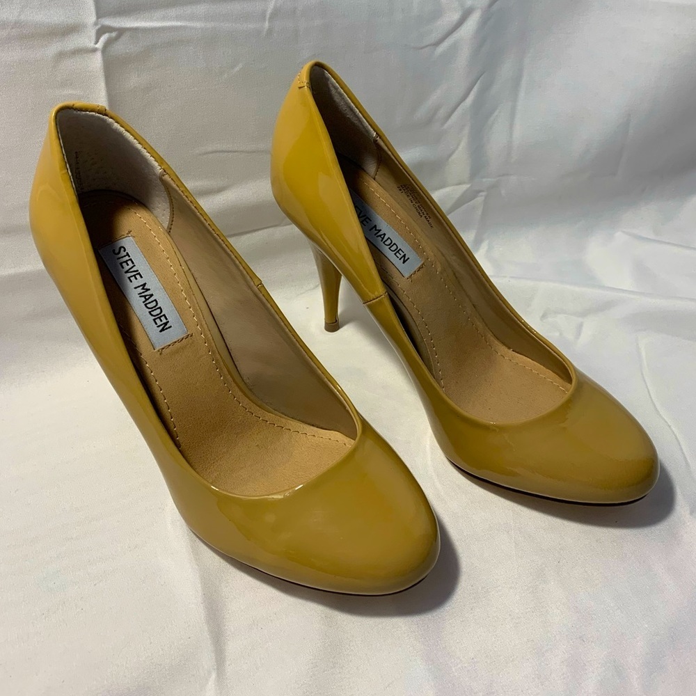 Steve Madden Patent Leather Classic Pumps